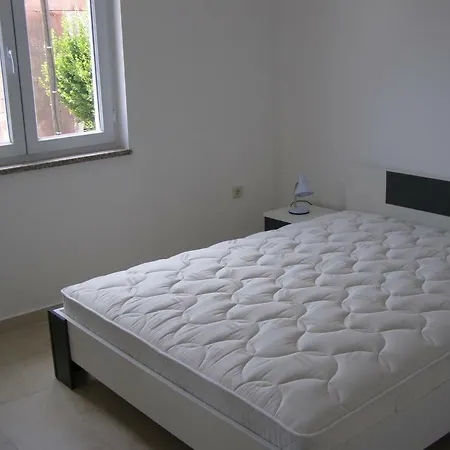 Preko 8232f * Sestrunj