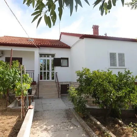 Apartment Preko 8232f *