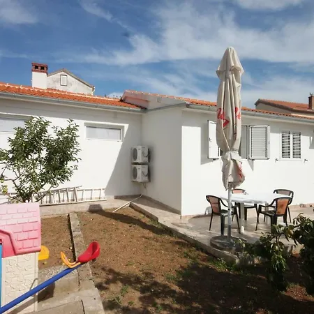 Apartment Preko 8232f